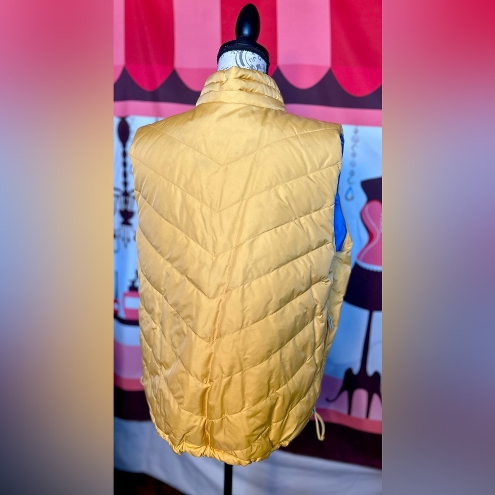 Coldwater Creek Women’s Blue/Yellow Reversible Puffer NWOT! - Picture 4 of 5